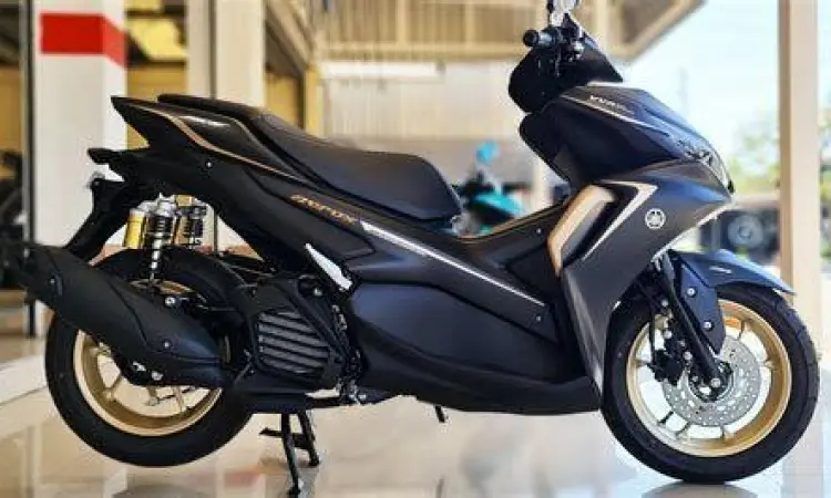 Yamaha Aerox 2021 tipe ABS warna hitam emas