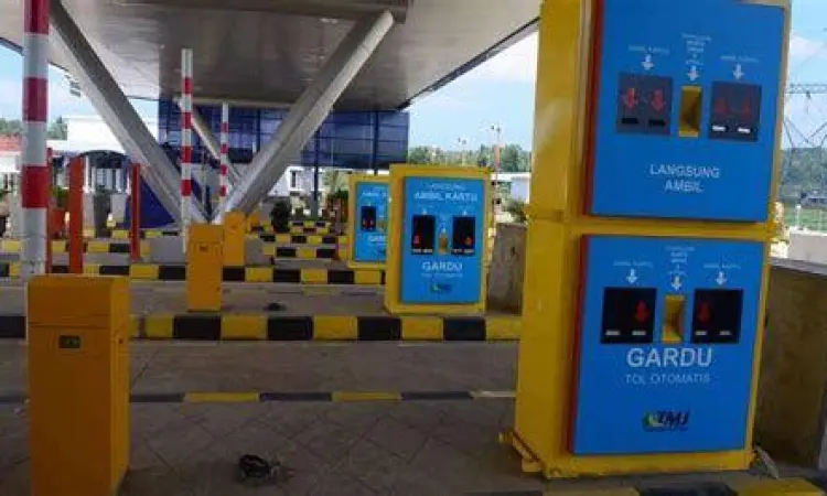 Transaksi Elektronik Jalan Tol Transaksi di gerbang tol otomatis dengan kartu elektronik
