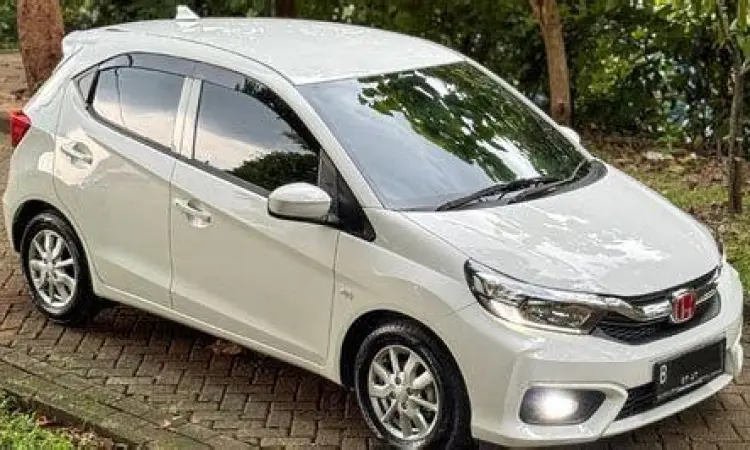 Honda Brio Satya 2024 Model Honda Brio Satya terbaru warna putih