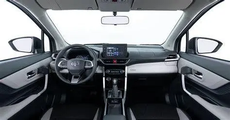 Interior Toyota Veloz 2023 Interior mewah Toyota Veloz 2023 dengan head unit floating