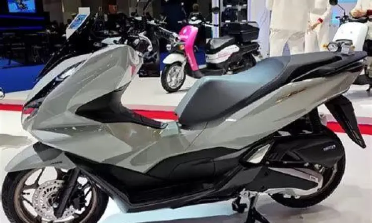 Desain eksterior motor PCX 2024 yang elegan