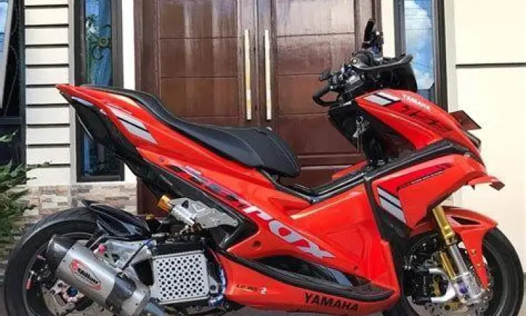 Yamaha Aerox modifikasi dengan cat airbrush grafis