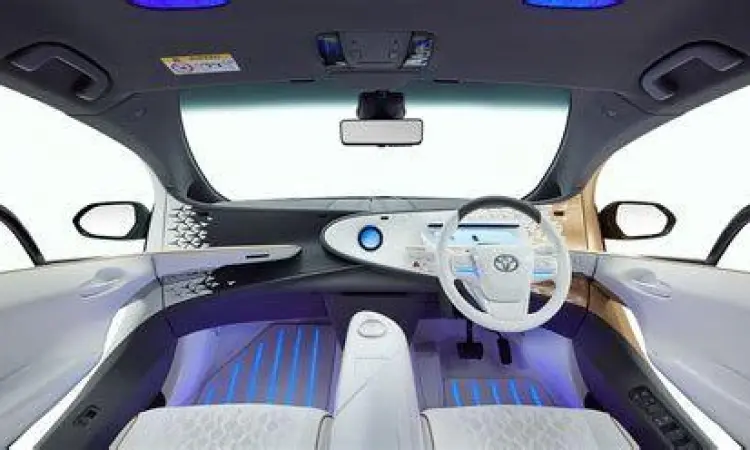Interior Toyota LQ dengan teknologi Yui