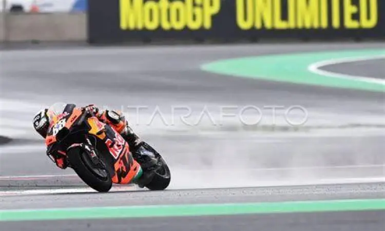 Kemenangan Pertama Miguel Oliveira di Mandalika Miguel Oliveira merayakan kemenangan di MotoGP Mandalika 2022