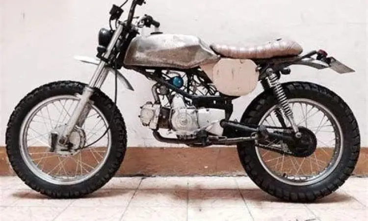 Honda Win 100 modifikasi gaya scrambler tracker