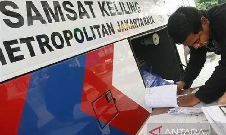 Layanan Samsat Keliling bus samsat keliling di pusat kota