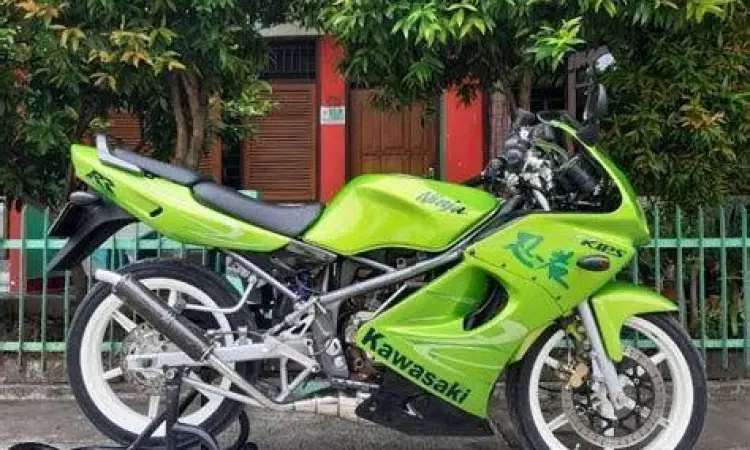 Ninja 150 RR Klasik Kawasaki Ninja 150 RR model lama yang legendaris