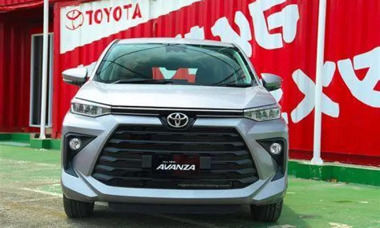 Desain fascia depan Avanza Grand New dengan grille besar