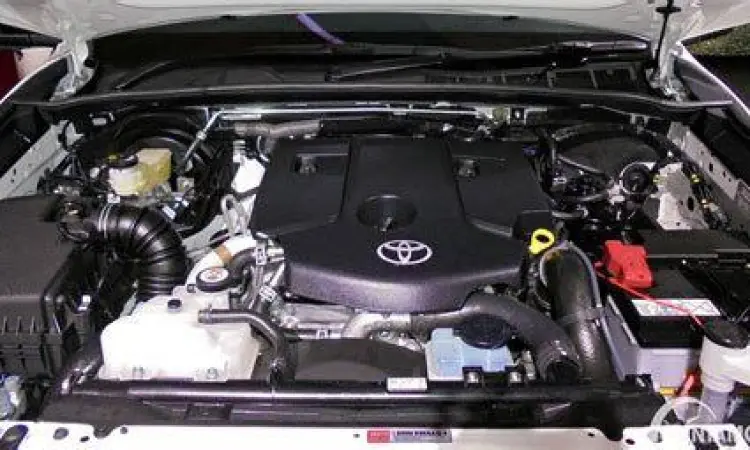 Detail mesin Toyota Hilux 2.4 diesel