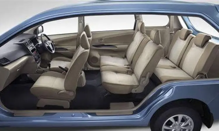 Interior kabin Toyota Avanza yang luas dan nyaman