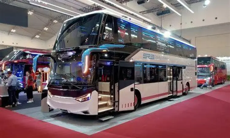 Bus Laksana Legacy SR3 buatan Indonesia