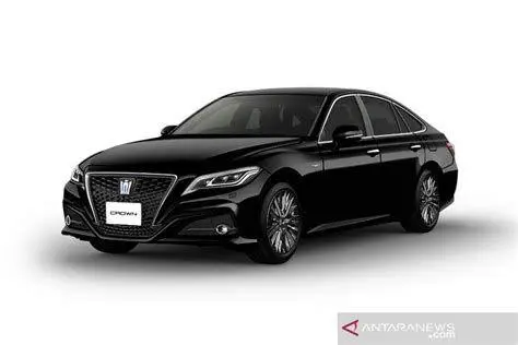 Spesifikasi Toyota Crown Menteri Toyota Crown 2.5 HV G-Executive sebagai mobil dinas menteri