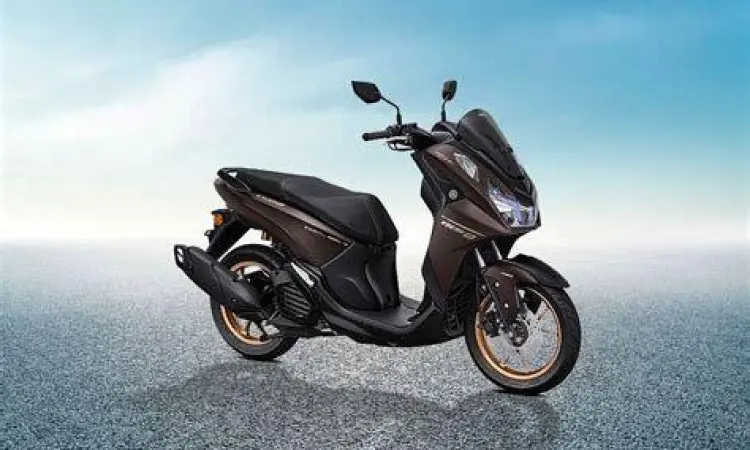 Yamaha Lexi LX 155 Profile Tampilan samping Yamaha Lexi LX 155 warna biru