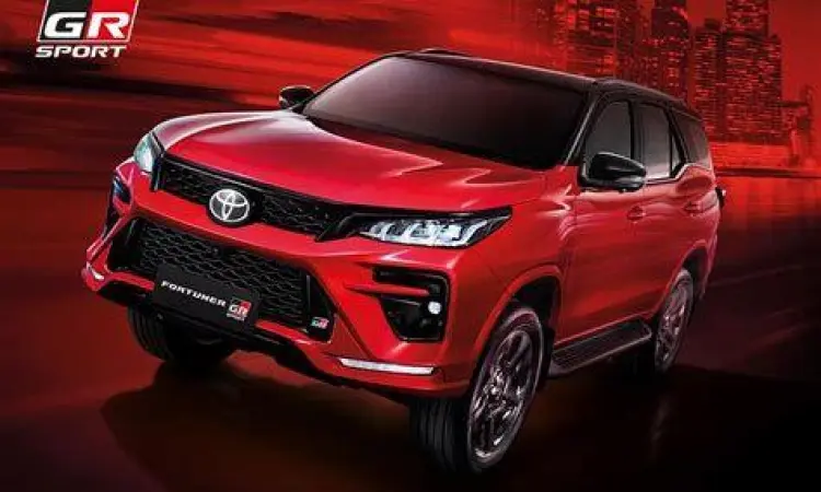 Toyota Fortuner GR Sport terbaru dengan grill hitam glossy