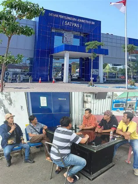 Pelayanan Satpas Polri Suasana pelayanan di kantor Satpas