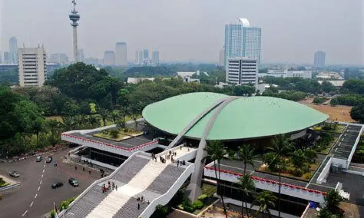 Kantor Pimpinan MPR RI Gedung MPR RI tempat bertugas pemilik pelat RI 41
