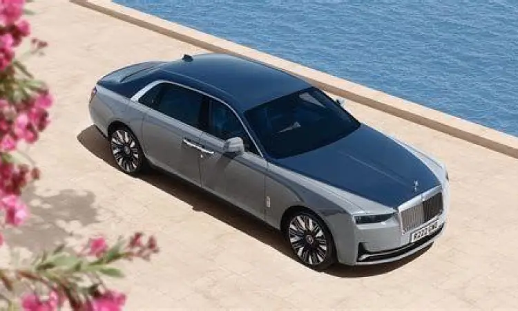 Desain Eksterior Rolls Royce Ghost Eksterior Rolls Royce Ghost dengan desain Post Opulence