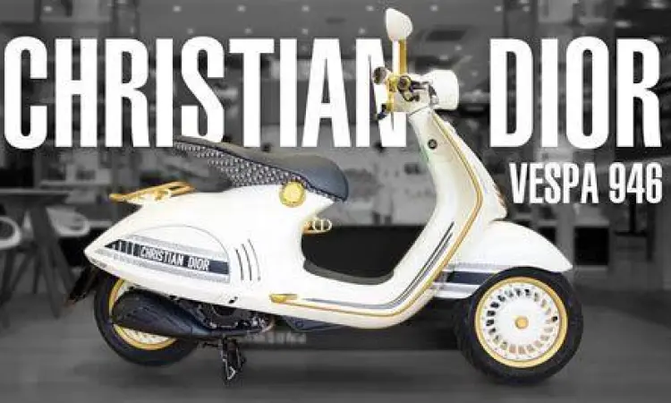Koleksi Vespa Dior Koleksi Vespa Dior di dalam garasi mewah