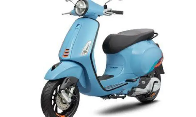Vespa Primavera S 150 Blue Capri Vespa Primavera S 150 Blue Capri terbaru