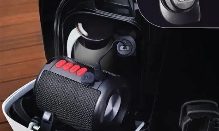 Detail fitur USB charger pada Honda Scoopy 2023