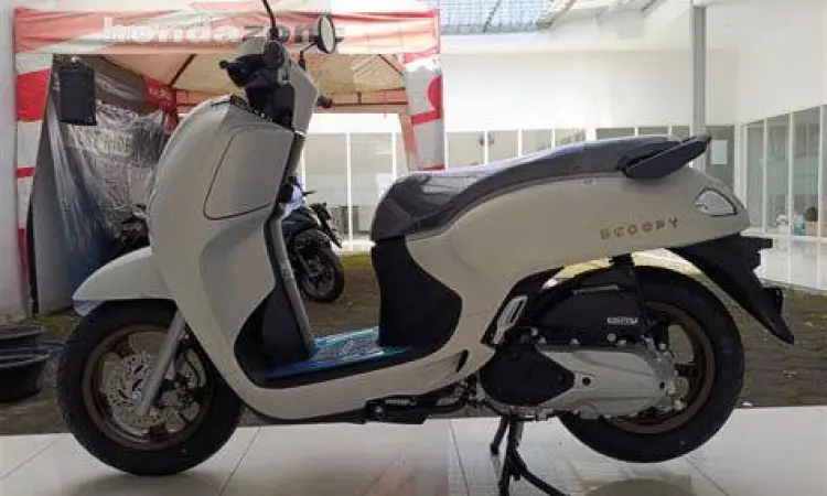 Desain Scoopy Prestige White Detail desain Honda Scoopy Prestige White terbaru