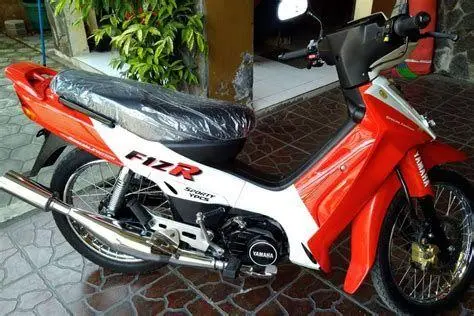 Yamaha F1ZR Marlboro Edition Yamaha F1ZR Marlboro Edition dengan livery merah putih