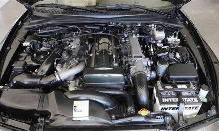 Jantung Mekanis Toyota Supra Mesin 2JZ-GTE di dalam kap Mark 4 Supra