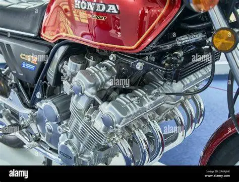 Detail Mesin Honda CBX Mesin 6 silinder Honda CBX1000