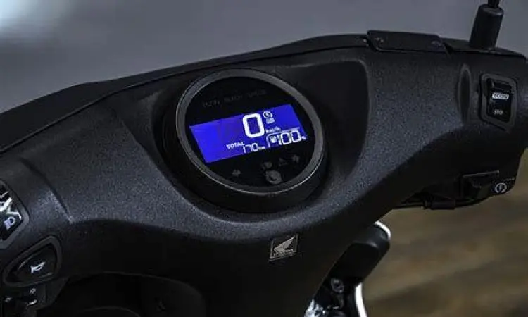 Tampilan panel meter digital Honda EM1