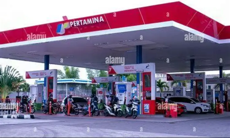 Harga BBM Pertamax Terbaru Papan informasi harga BBM di SPBU Pertamina