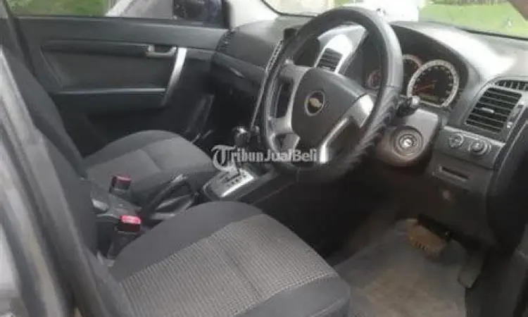 Interior mobil bekas yang terawat dan bersih