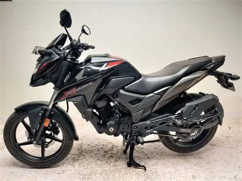 Cek Motor Bekas Proses pengecekan mesin motor bebek bekas