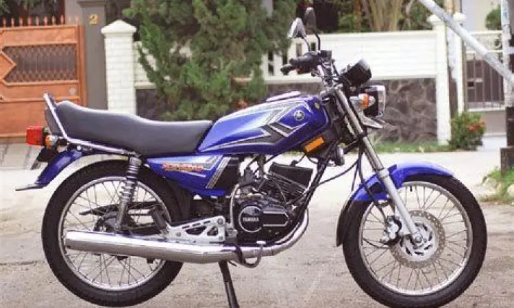 Komunitas RX King Komunitas Yamaha RX King berkumpul di bengkel