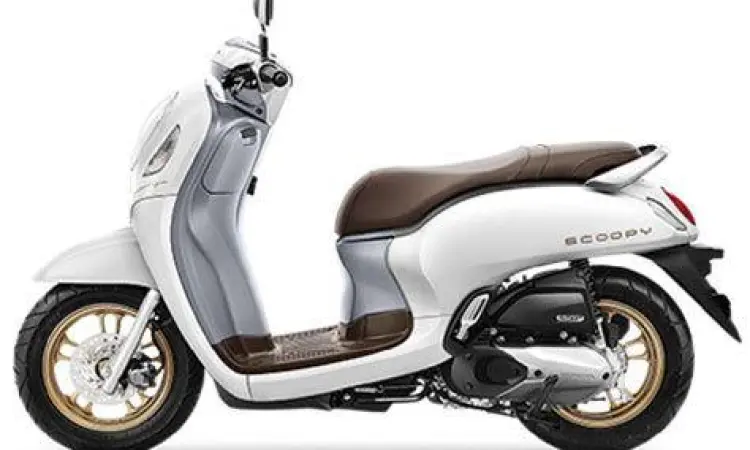 Desain Depan Scoopy Putih 2023 Detail lampu depan dan bodi depan Scoopy Putih 2023