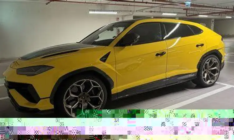 Lamborghini Urus Performante biru di jalan raya
