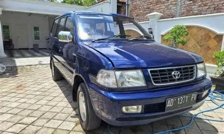 Kijang Kapsul LGX Diesel Kijang Kapsul LGX Diesel warna biru metalik