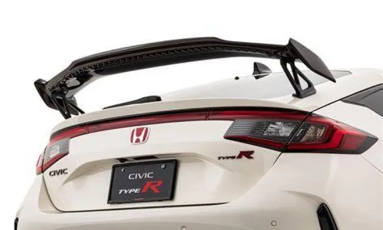 Performa Honda Civic Type R Bagian belakang Honda Civic Type R dengan sayap besar