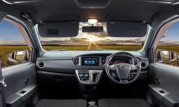 Interior kabin depan Sigra R Deluxe