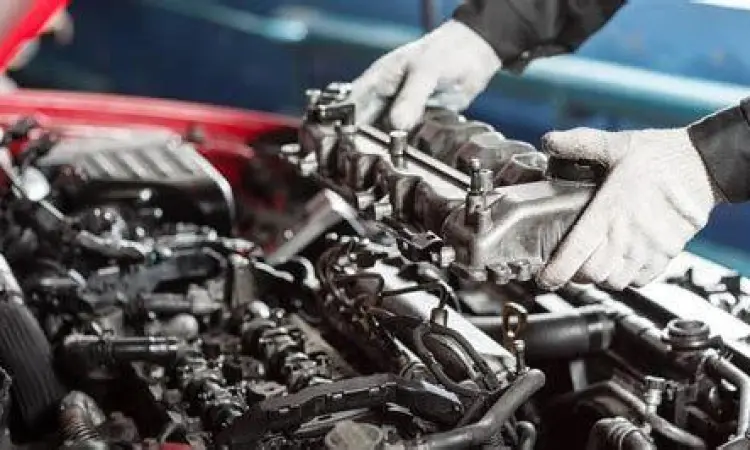 Perbaikan Mesin Total Proses perbaikan mesin mobil akibat kerusakan internal