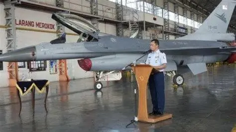 F-16 Fighting Falcon Indonesia Pesawat F-16 TNI AU dalam latihan udara