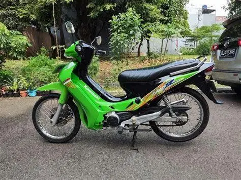 Kawasaki Kaze R Legend Motor Kawasaki Kaze R warna hijau klasik