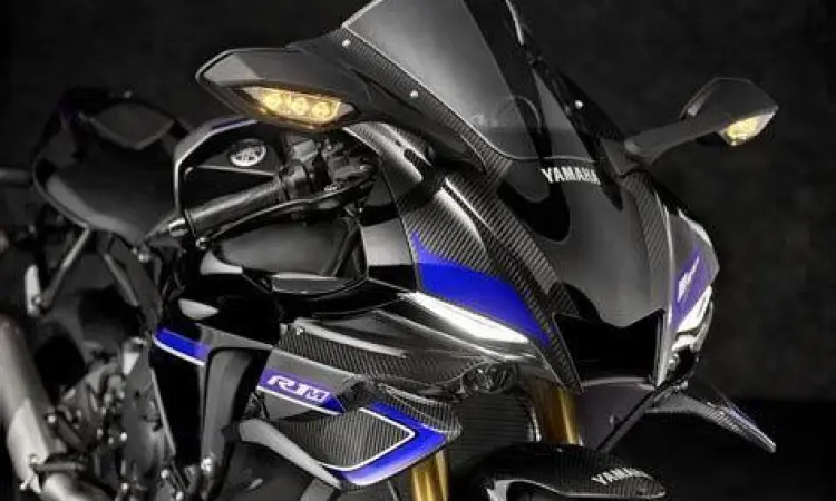 Yamaha R1M Superbike Yamaha R1M dengan fairing carbon