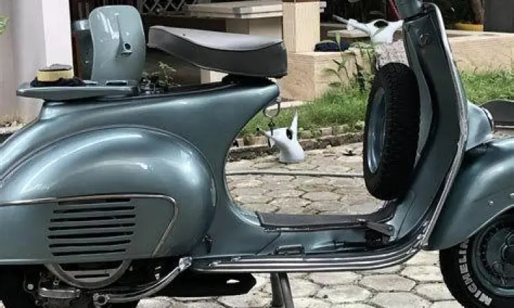 Proses perawatan cat body vespa matic