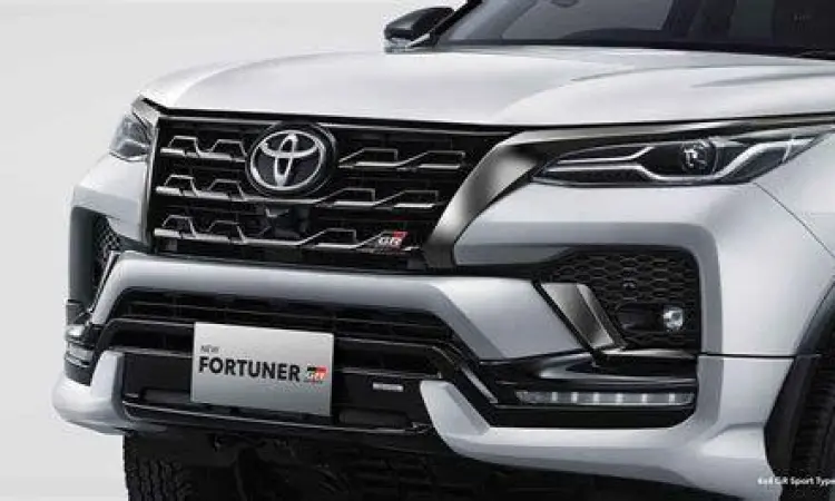Eksterior Depan Fortuner Detail eksterior depan Toyota Fortuner GR Sport