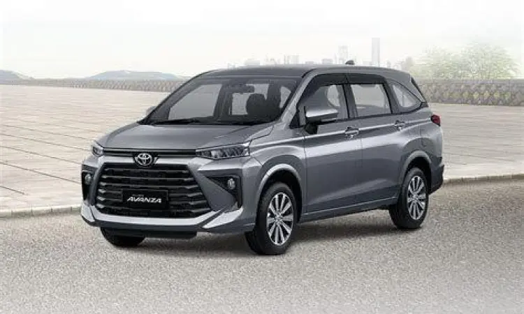 Eksterior depan Toyota Avanza terbaru dengan lampu LED