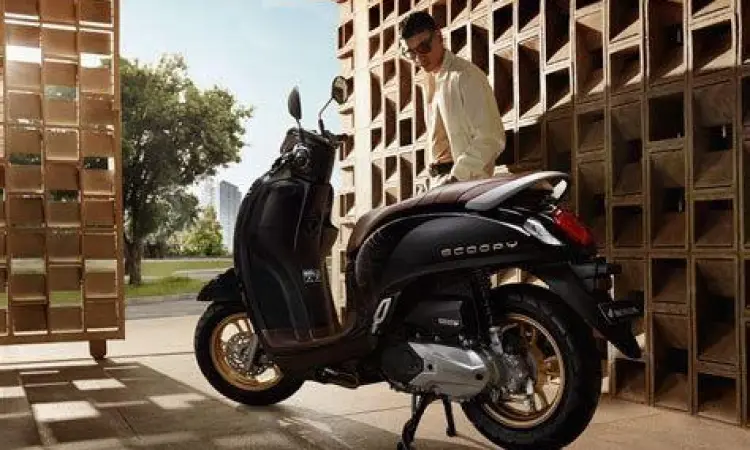 Desain Headlight Scoopy 2020 Detail desain lampu depan motor Scoopy 2020