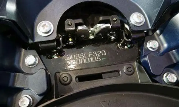 Proses gesek nomor rangka motor di Samsat