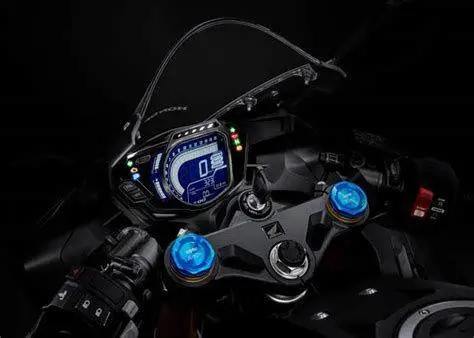 Panel Instrumen Honda CBR250RR Panel instrumen Honda CBR250RR yang menampilkan indikator riding mode