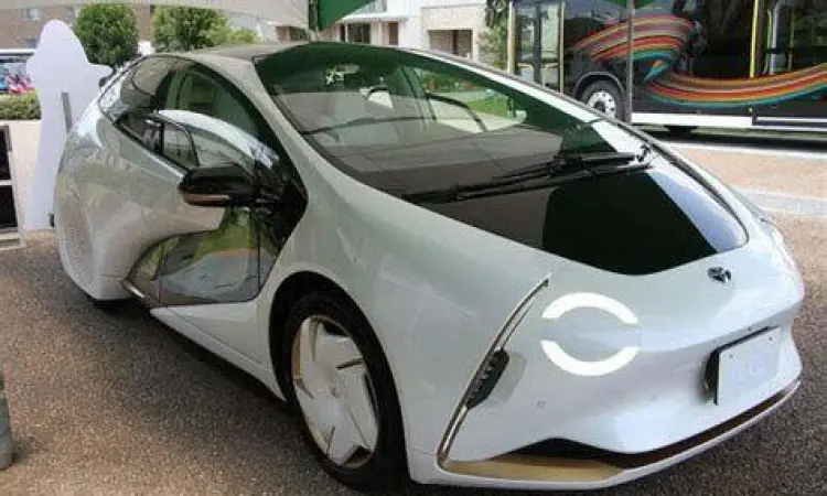 Desain eksterior futuristik Toyota LQ