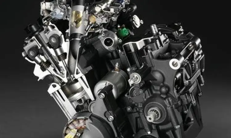 Detail Mesin Yamaha R6 Mesin 4 silinder Yamaha R6